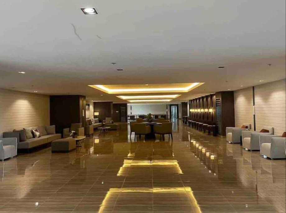 Apartment In Air Residences, Makati With Wifi, Netflix, Pool, Mall And More Manila Exterior foto