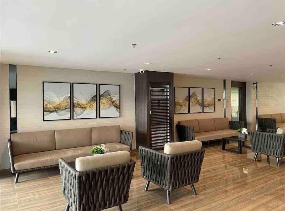 Apartment In Air Residences, Makati With Wifi, Netflix, Pool, Mall And More Manila Exterior foto